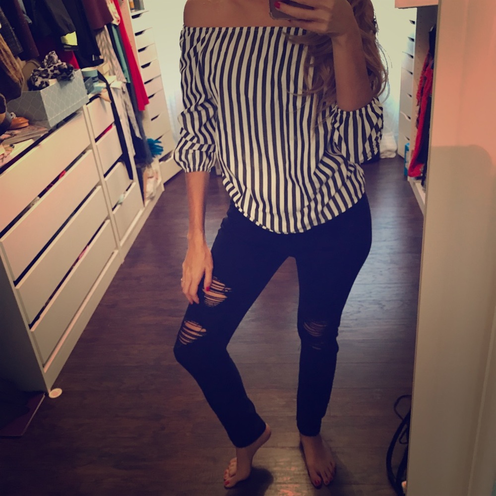 Reward ripped jeans